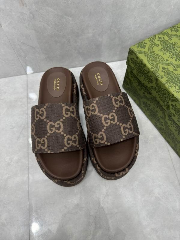 Gucci Men's Slippers 529